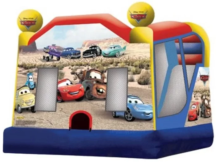 Hüpfburg mit Cars-Motiv, farbenfrohes Design in Rot, Blau und Gelb, mit Rutsche und Netzwänden, ideal für Kindergeburtstage. Jetzt online kaufen!