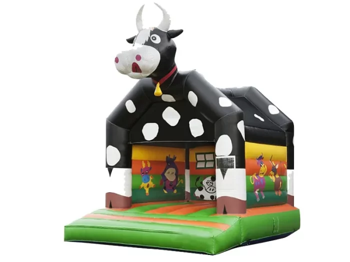 Hüpfburg in Kuh-Design mit schwarz-weißen Flecken und Bauernhofmotiven, ideal für Kinderpartys, hochwertig und günstig online kaufen.